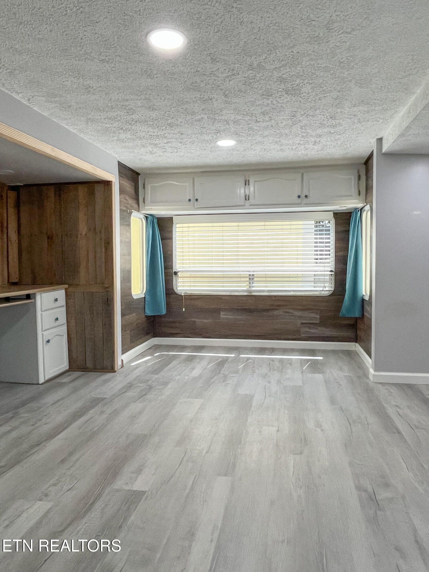 155 Commanche Trail Crossville, TN 38572 - Photo 8 of 28 IMG_8153