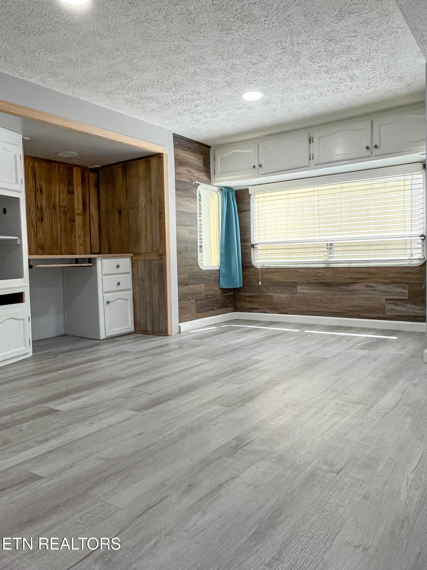 155 Commanche Trail Crossville, TN 38572 - Photo 9 of 28 IMG_8154