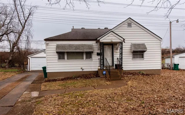 $112,500 | 7401 Haywood Drive, Hanley Hills, MO 63133