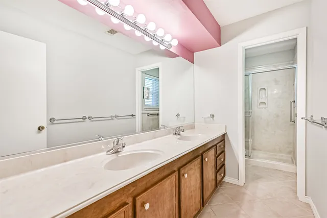 $565,000 | 803 Greenbriar Drive, Friendswood, TX 77546