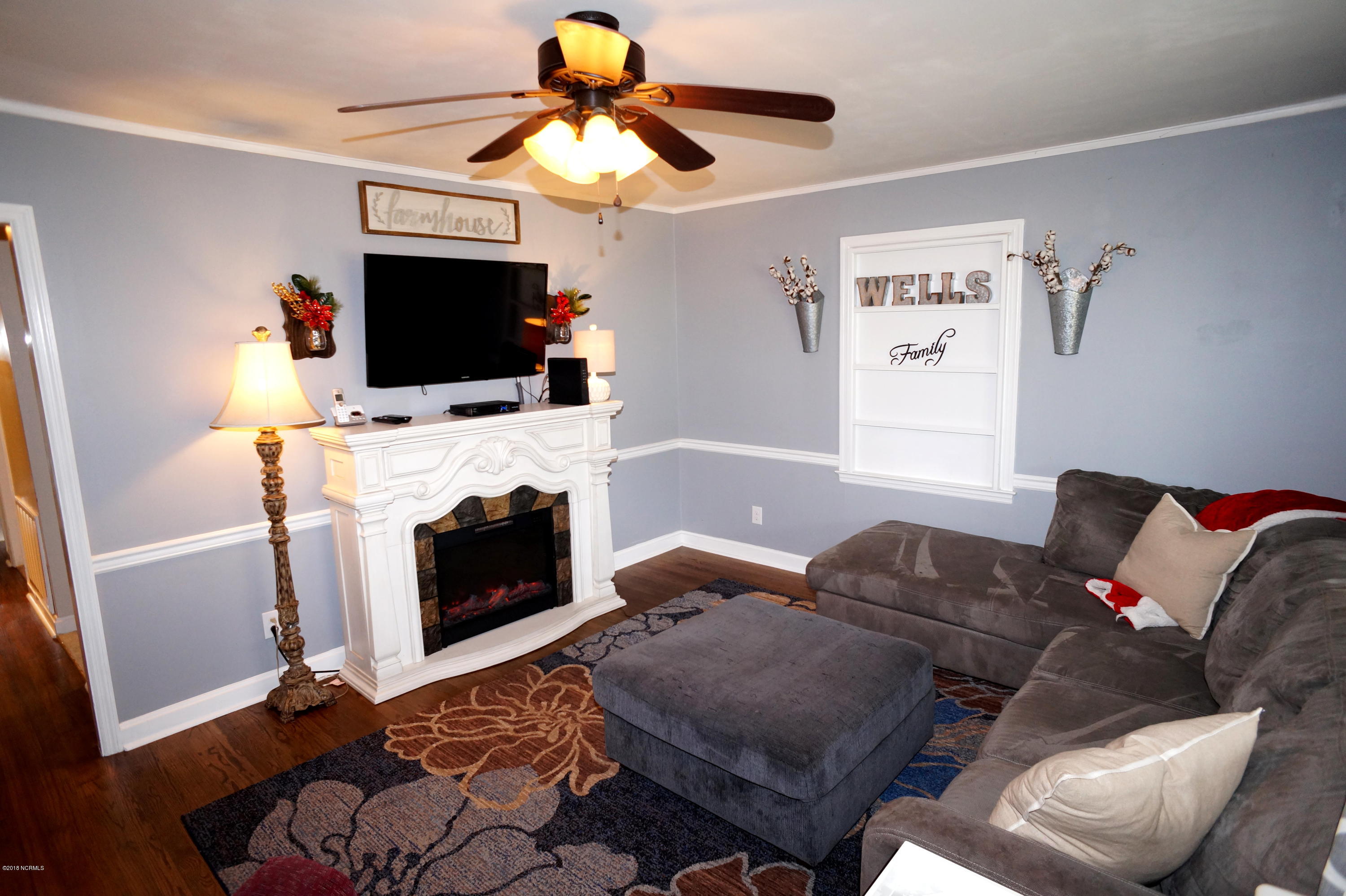 321 Craven County Road New Bern, NC 28560 - Photo 13 of 34 Living Room