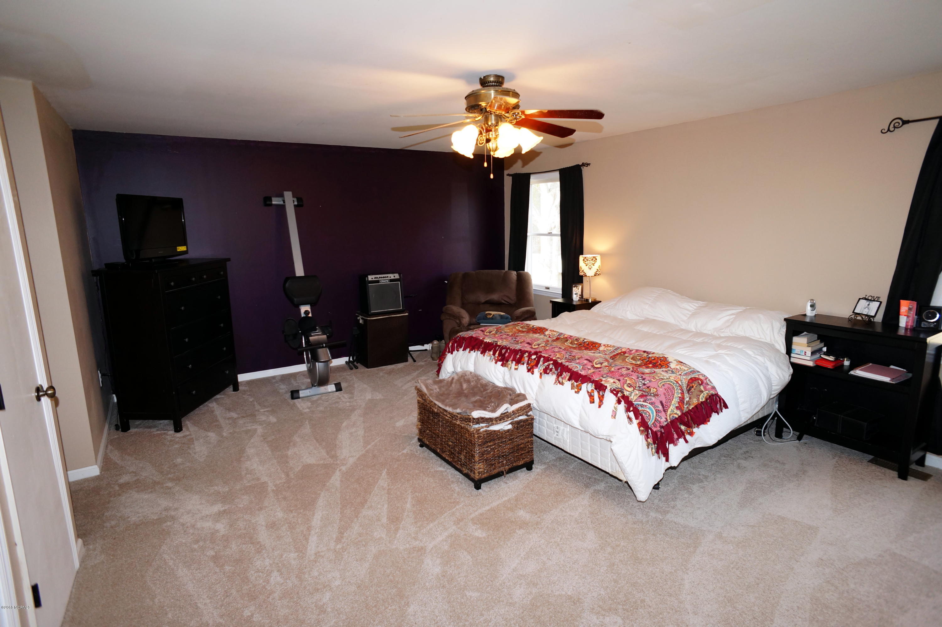 321 Craven County Road New Bern, NC 28560 - Photo 18 of 34 Huge Master BR