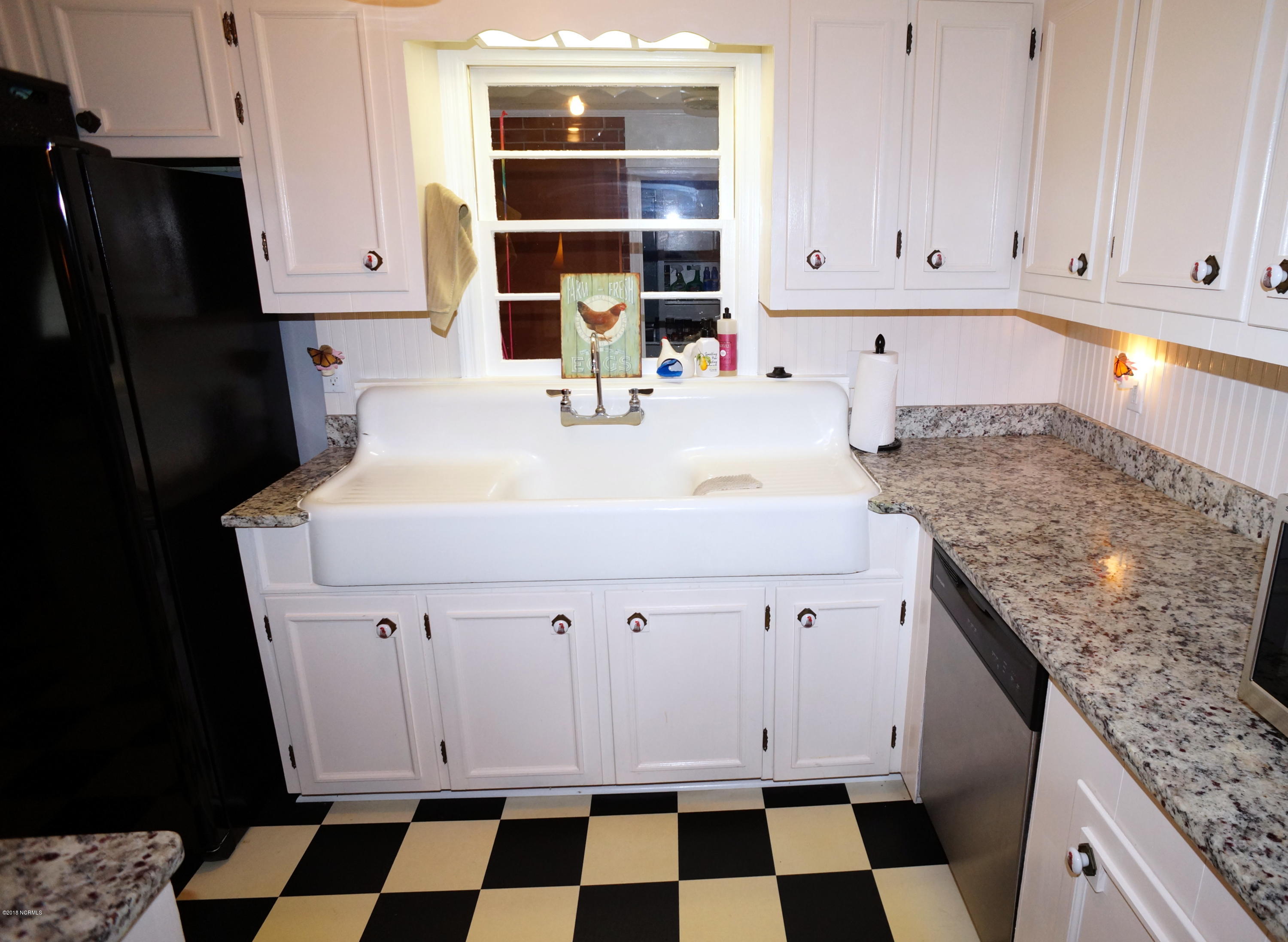 321 Craven County Road New Bern, NC 28560 - Photo 4 of 34 Updated Kitchen