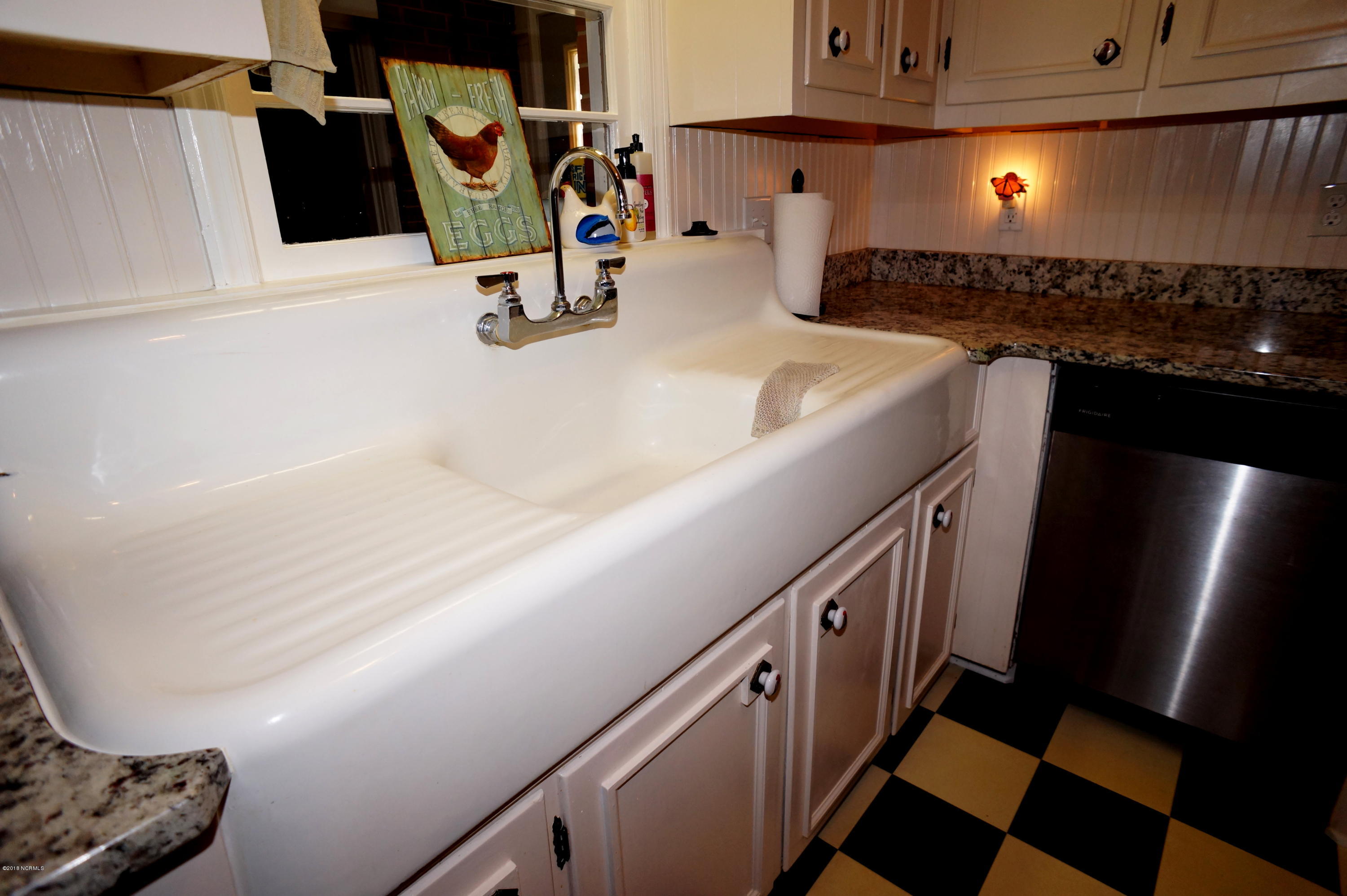 321 Craven County Road New Bern, NC 28560 - Photo 5 of 34 Showcase Sink