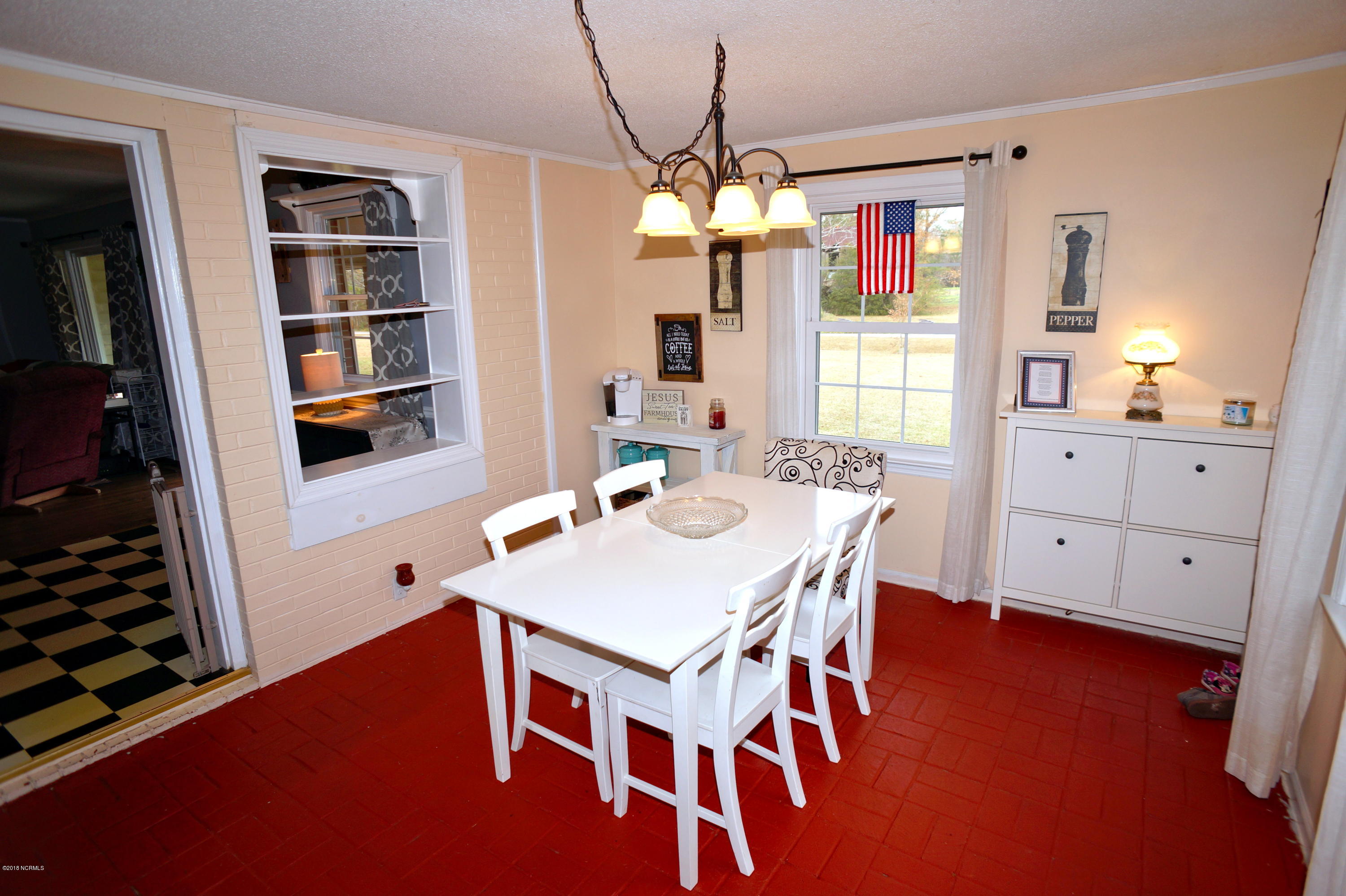 321 Craven County Road New Bern, NC 28560 - Photo 10 of 34 Brick Floor