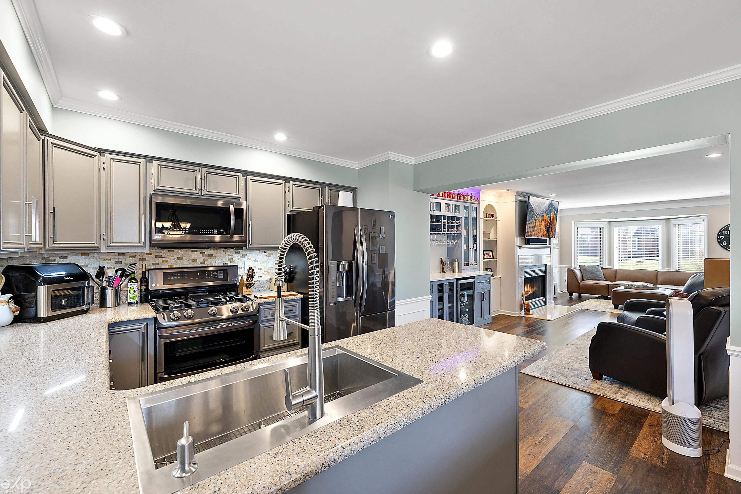 15280 Roxbury Circle Macomb, MI 48044 - Photo 20 of 40 50137115-f77351e1-2adc-41f1-952b-bf1da649a641.JPG