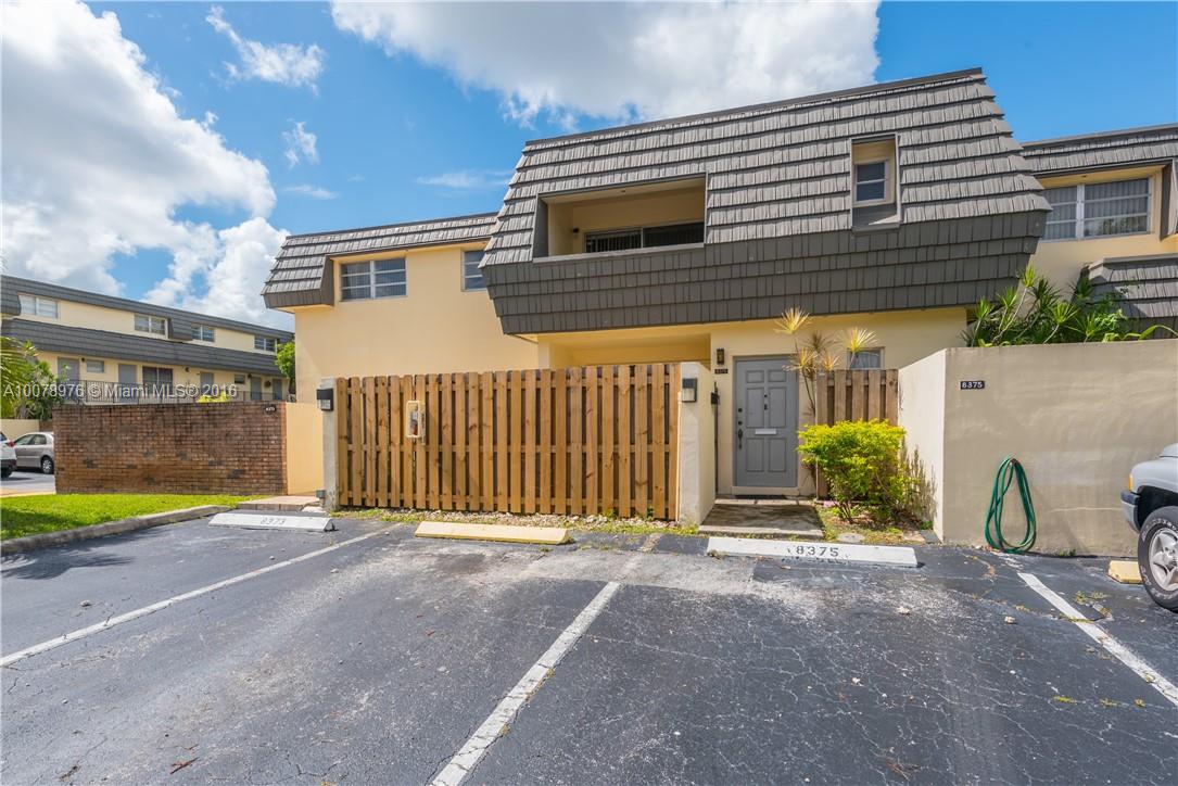 8375 Southwest 137th Avenue, Unit 8375 Miami, FL 33183 - Photo 3 of 30 a backyard of a house