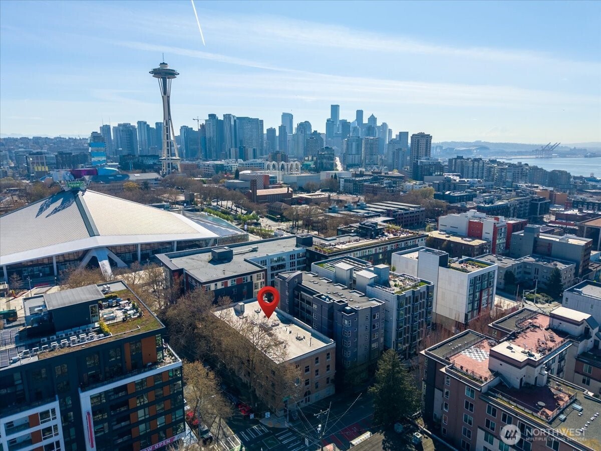 7 Harrison Street, Unit 20 Seattle, WA 98109 - Photo 22 of 27 a picture of city view