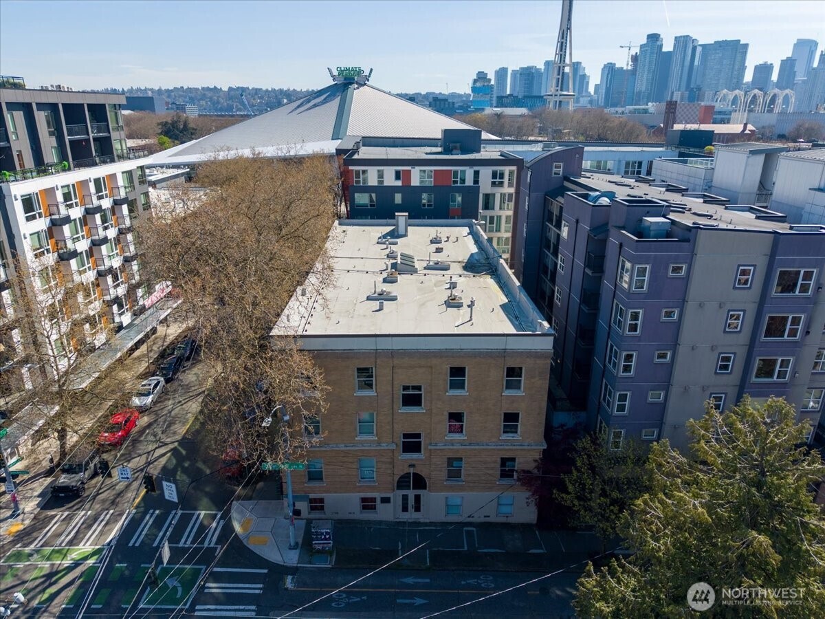 7 Harrison Street, Unit 20 Seattle, WA 98109 - Photo 27 of 27 a view of a buildings with many windows