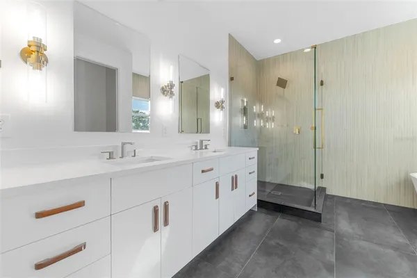 $5,250 | 102 West Adalee Street, Unit 4, Tampa, FL 33603