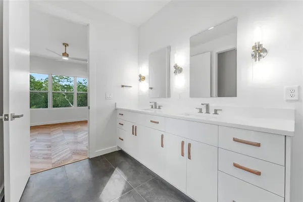 $5,250 | 102 West Adalee Street, Unit 4, Tampa, FL 33603