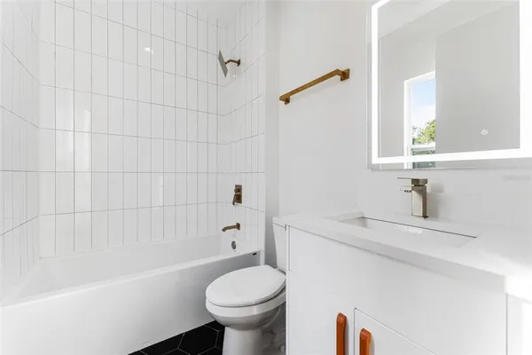 $5,250 | 102 West Adalee Street, Unit 4, Tampa, FL 33603