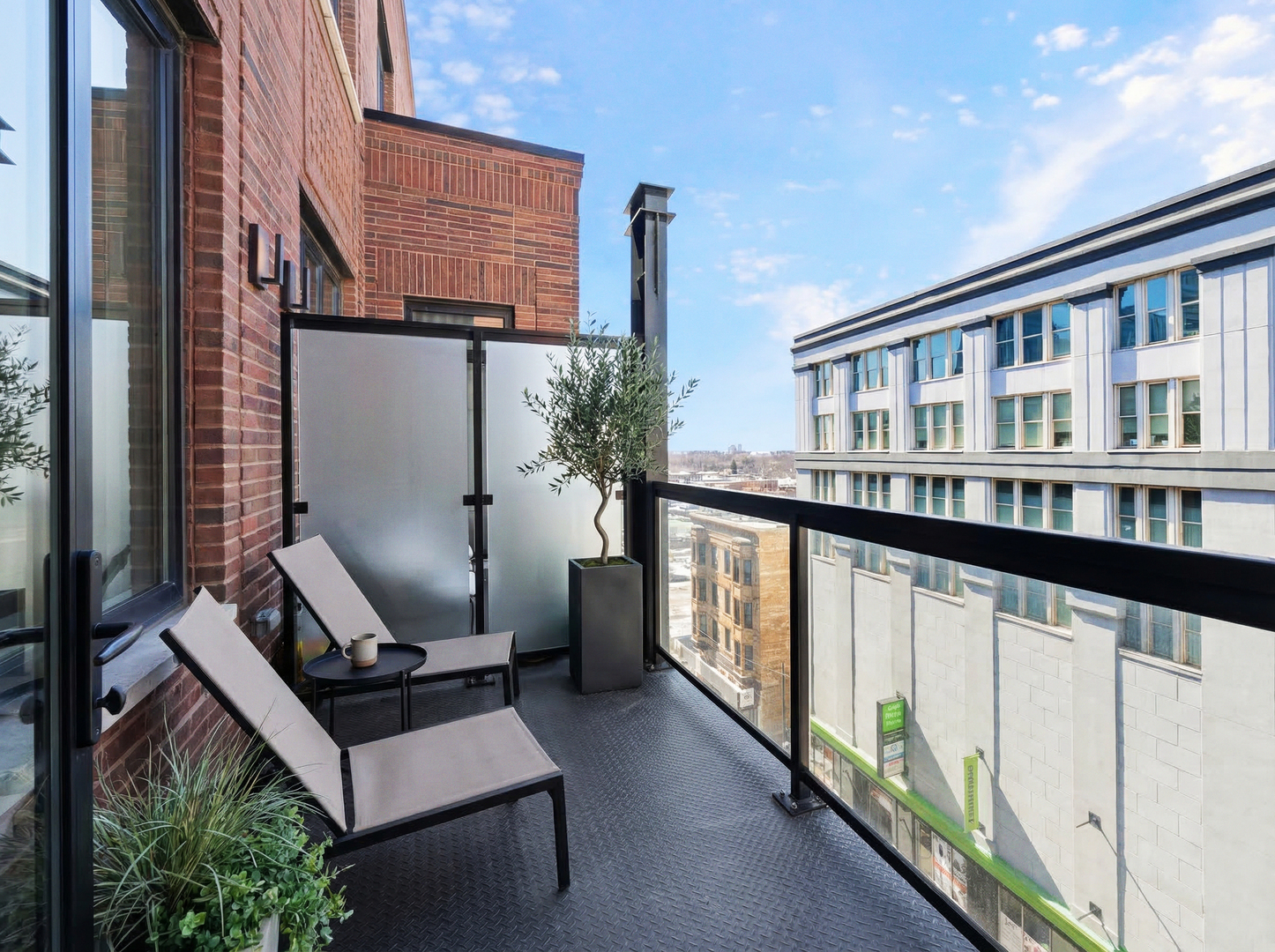 305 South Racine Avenue, Unit PHD Chicago, IL 60607 - Photo 7 of 49 Gallery Image 7