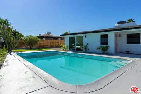 $649,000 | 4325 East Calle De Carlos, Palm Springs, CA 92264