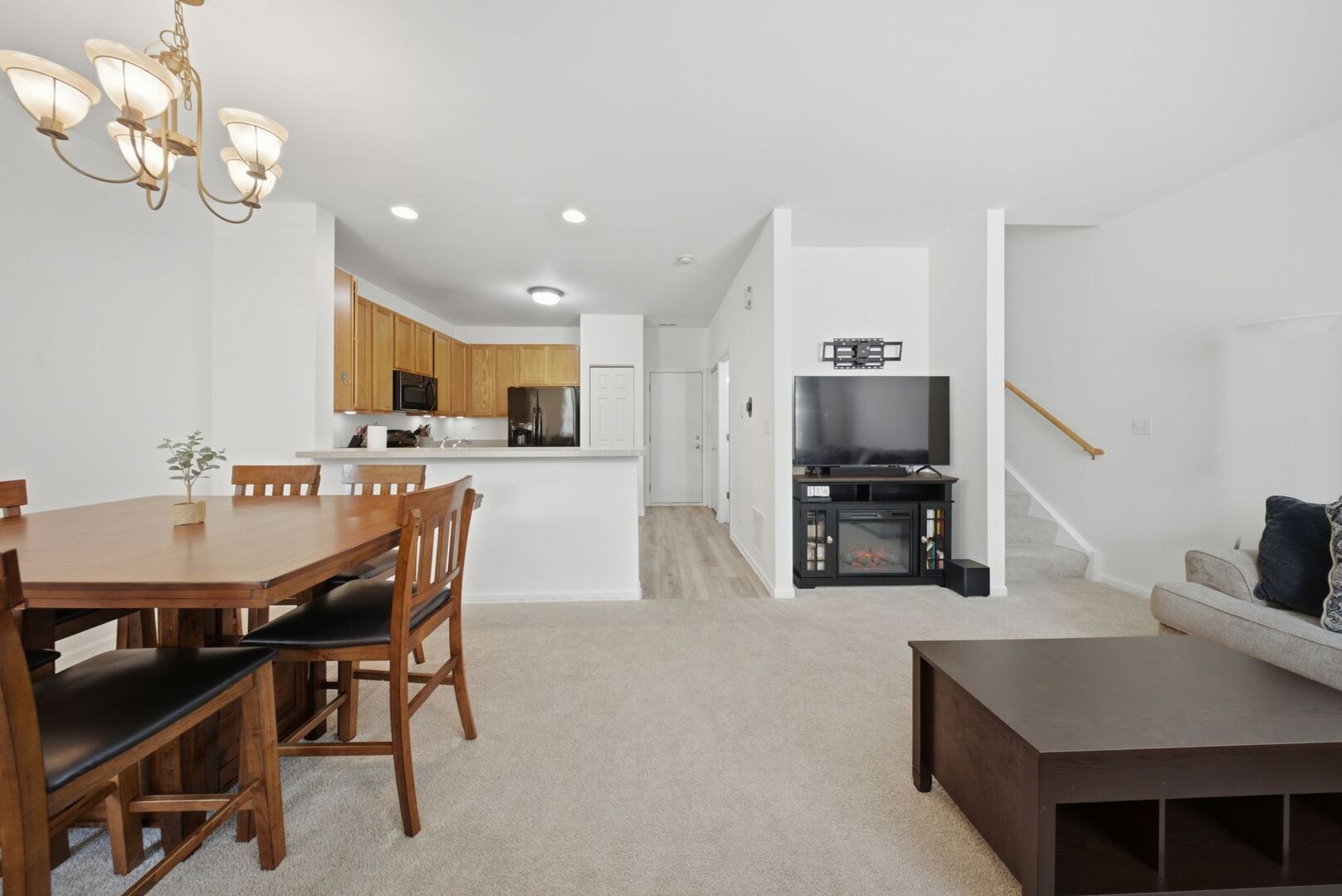 185 Springbrook Trail South Oswego, IL 60543 - Photo 5 of 21