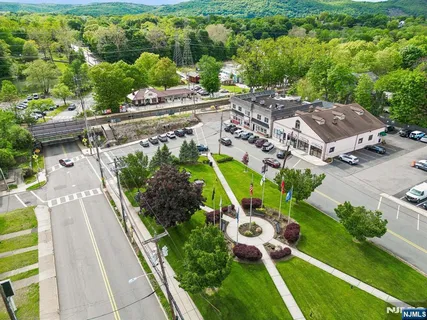 $1,250,000 | 22 Wagon Trail, Mahwah, NJ 07430