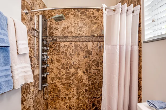 $999,999 | 306 Coconut Grove Court, Panama City Beach, FL 32407