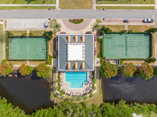 $999,999 | 306 Coconut Grove Court, Panama City Beach, FL 32407