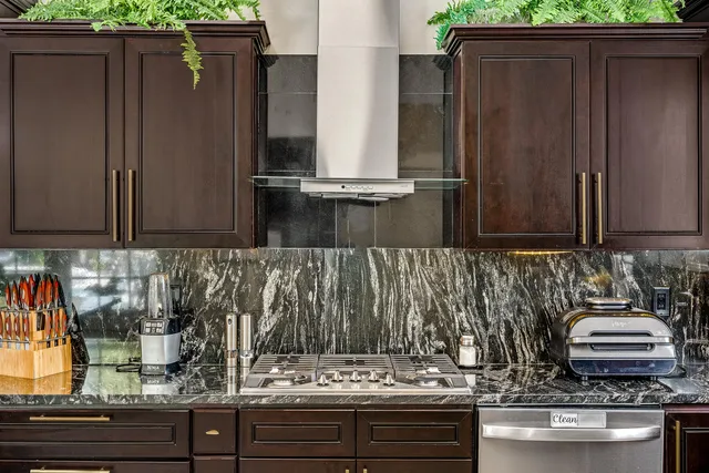 $999,999 | 306 Coconut Grove Court, Panama City Beach, FL 32407