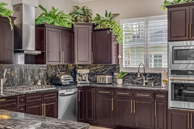 $999,999 | 306 Coconut Grove Court, Panama City Beach, FL 32407