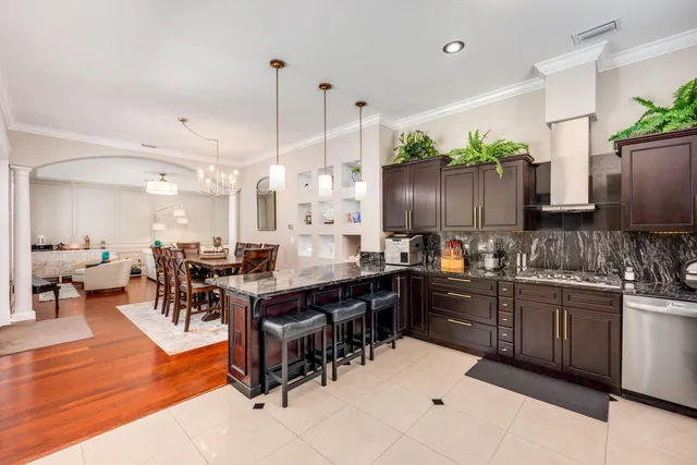 $999,999 | 306 Coconut Grove Court, Panama City Beach, FL 32407