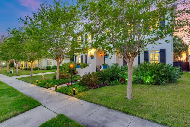 $999,999 | 306 Coconut Grove Court, Panama City Beach, FL 32407