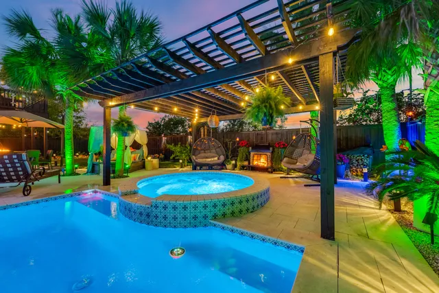 $999,999 | 306 Coconut Grove Court, Panama City Beach, FL 32407