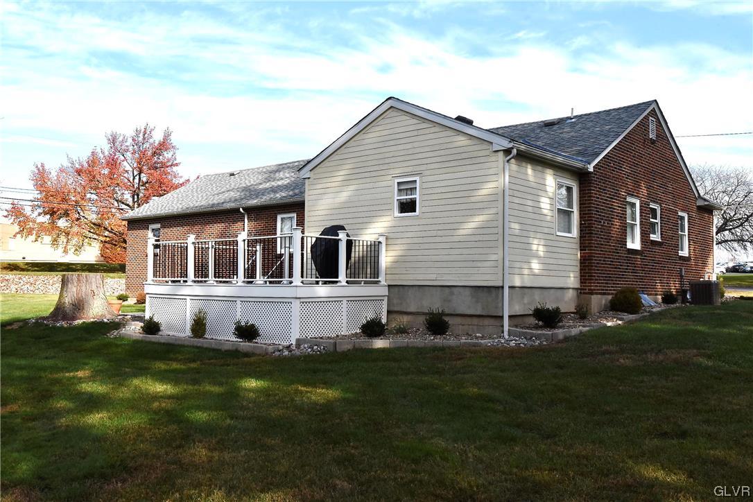 3255 Santee Road Bethlehem, PA 18020 - Photo 3 of 50 Gallery Image 3
