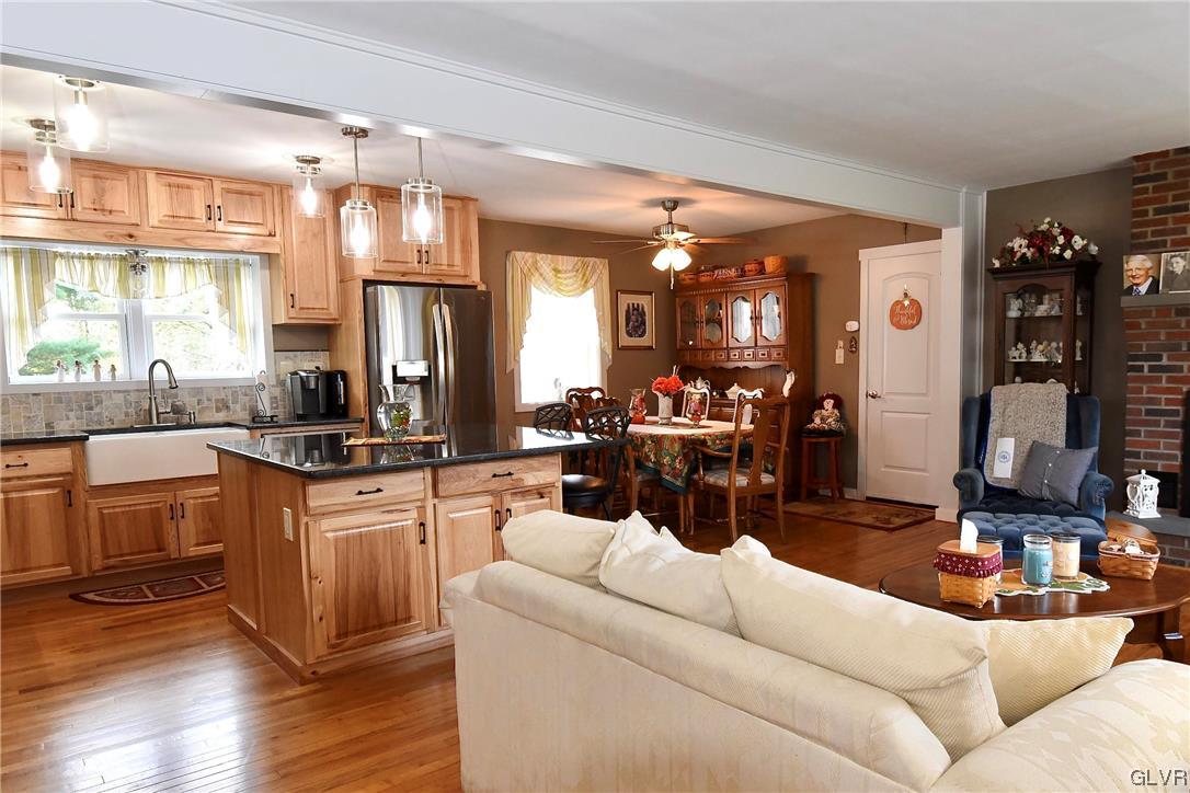 3255 Santee Road Bethlehem, PA 18020 - Photo 5 of 50 Wonderful Open Concept living