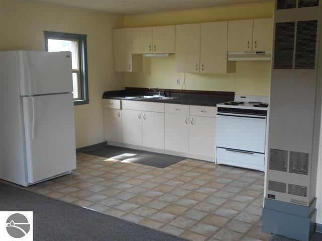 7411 East Lincoln Road Cedar, MI 49621 - Photo 8 of 25 1747985-7.JPG