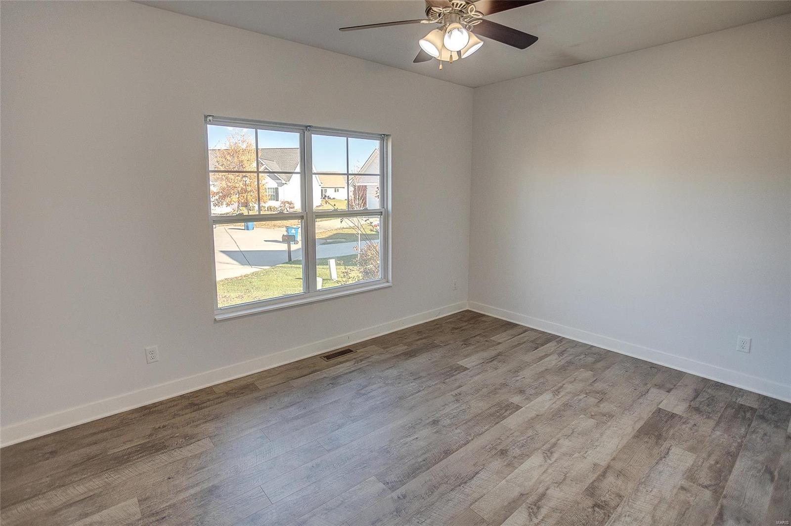 2624 Beacon Point Court Shiloh, IL 62221 - Photo 3 of 42