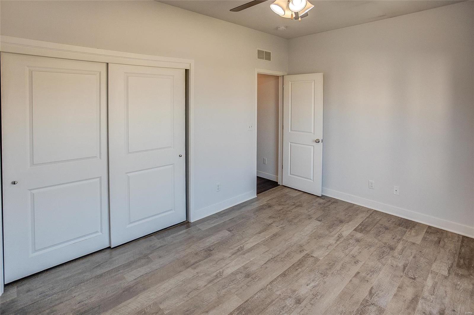 2624 Beacon Point Court Shiloh, IL 62221 - Photo 5 of 42