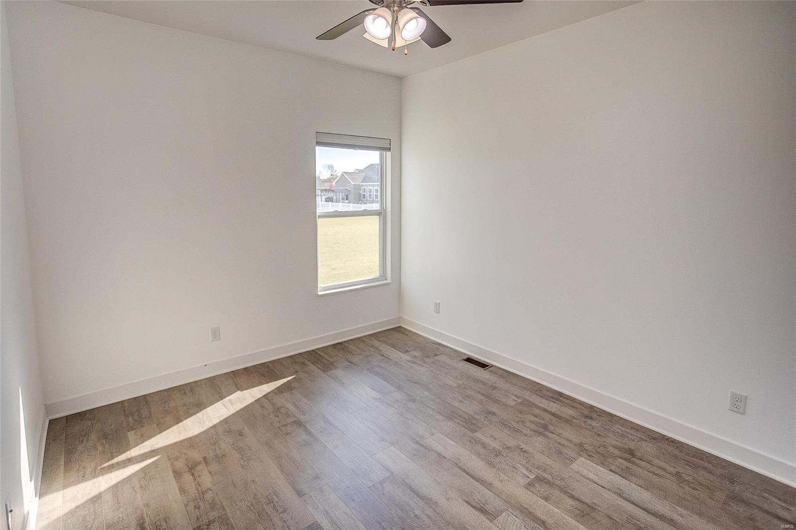 2624 Beacon Point Court Shiloh, IL 62221 - Photo 6 of 42