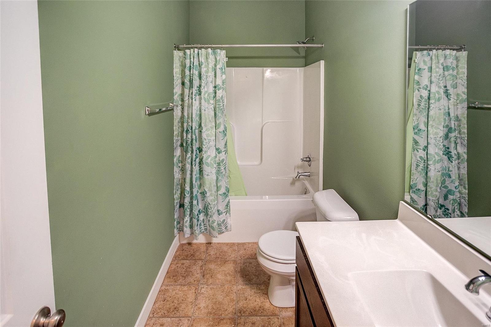 2624 Beacon Point Court Shiloh, IL 62221 - Photo 8 of 42