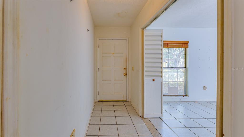 633 Huntington Street Brandon, FL 33511 - Photo 5 of 35