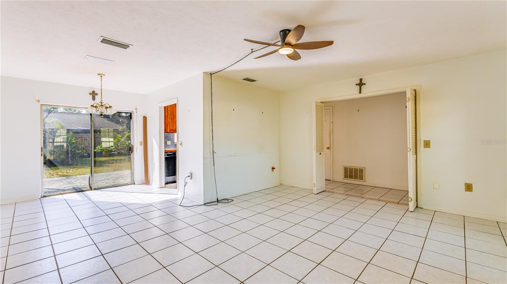 633 Huntington Street Brandon, FL 33511 - Photo 9 of 35 a view of empty room