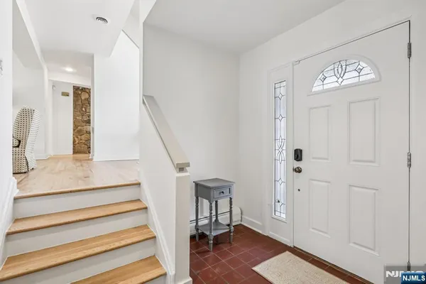 $1,495,000 | 11 Carlough Road, Upper Saddle River, NJ 07458