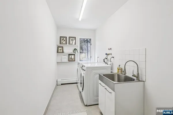 $1,495,000 | 11 Carlough Road, Upper Saddle River, NJ 07458