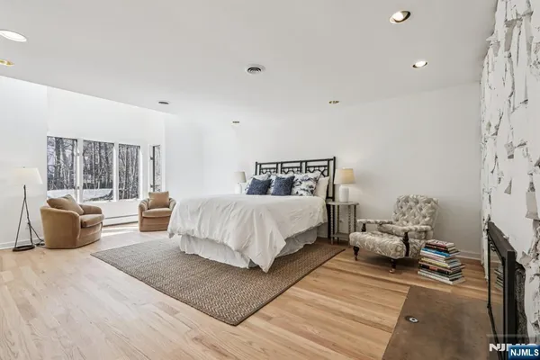 $1,495,000 | 11 Carlough Road, Upper Saddle River, NJ 07458