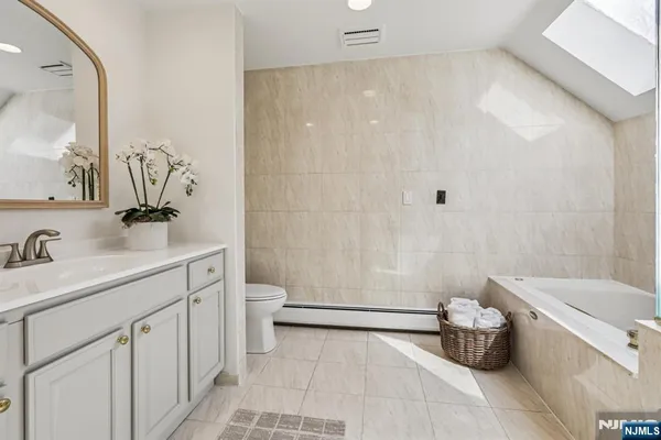 $1,495,000 | 11 Carlough Road, Upper Saddle River, NJ 07458