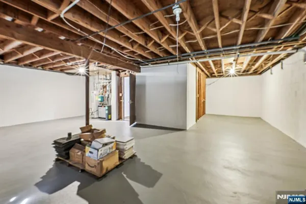 $1,495,000 | 11 Carlough Road, Upper Saddle River, NJ 07458