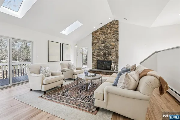 $1,495,000 | 11 Carlough Road, Upper Saddle River, NJ 07458