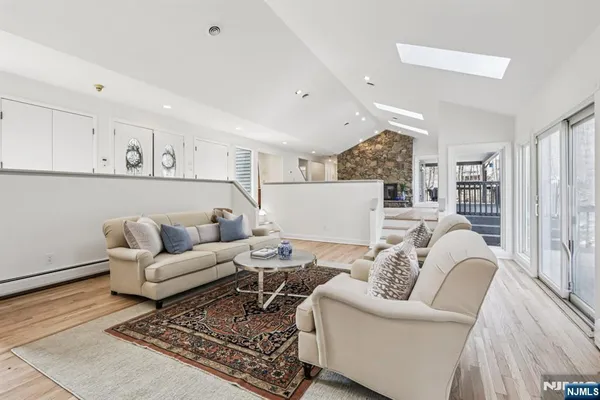 $1,495,000 | 11 Carlough Road, Upper Saddle River, NJ 07458