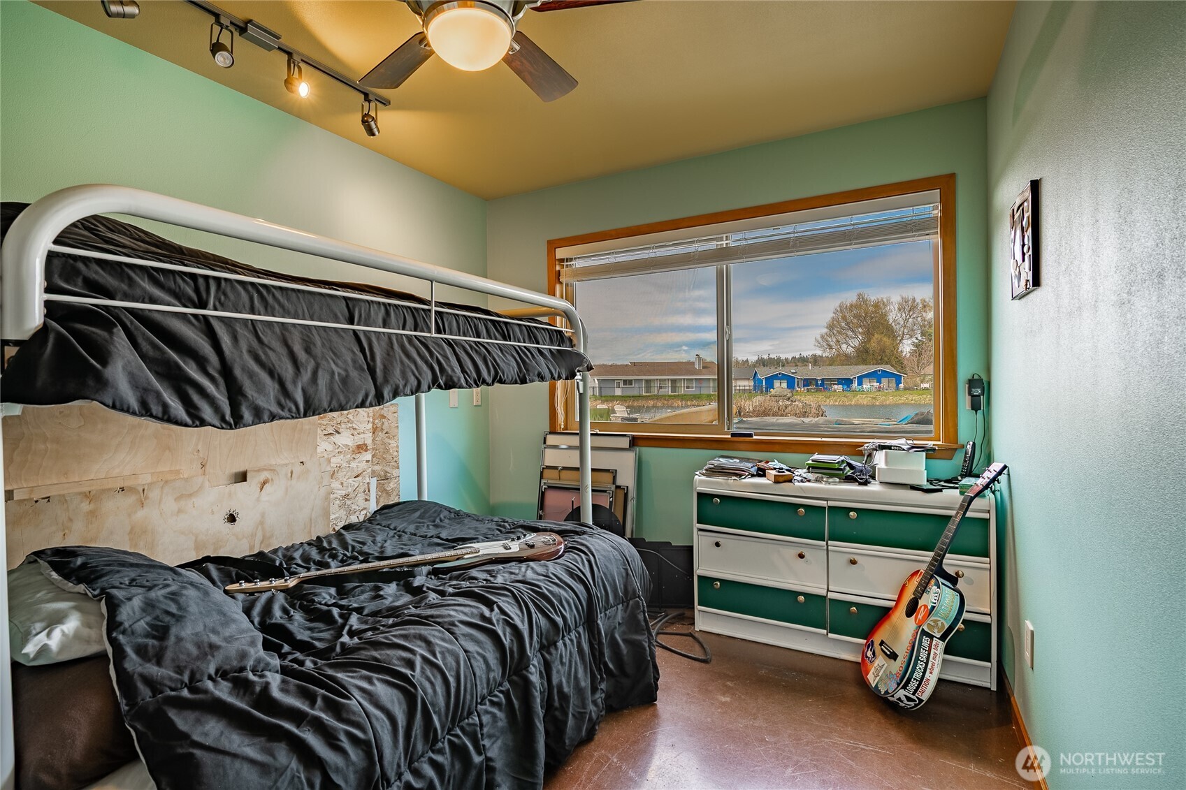 5382 Nootka Loop Birch Bay, WA 98230 - Photo 37 of 40 a bedroom with a bed and a window