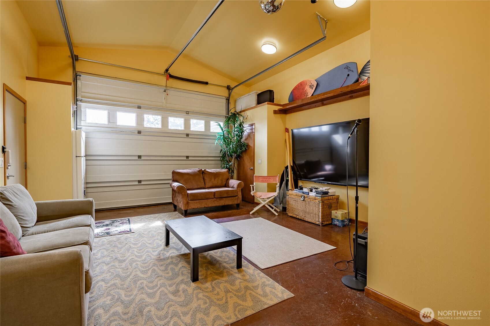 5382 Nootka Loop Birch Bay, WA 98230 - Photo 38 of 40 a living room with furniture and a flat screen tv