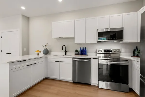 $459,900 | 7 Cross Street, Unit 102, Wilmington, MA 01887