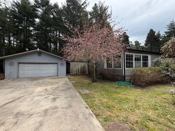 $389,000 | 47247 Highway 101, Bandon, OR 97411