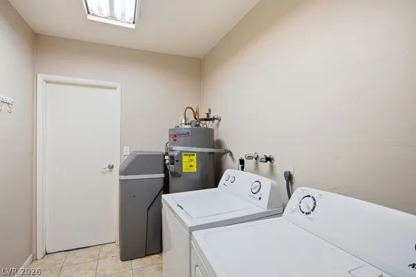 $2,950 | 4561 Paseo El Rio Drive, Las Vegas, NV 89121