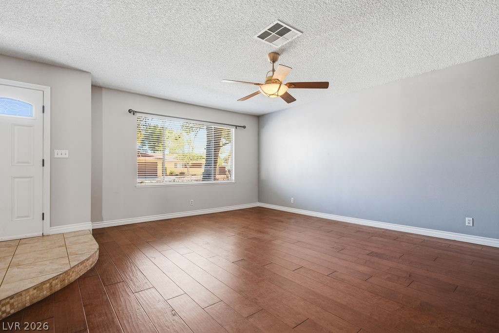 4561 Paseo El Rio Drive Las Vegas, NV 89121 - Photo 5 of 35
