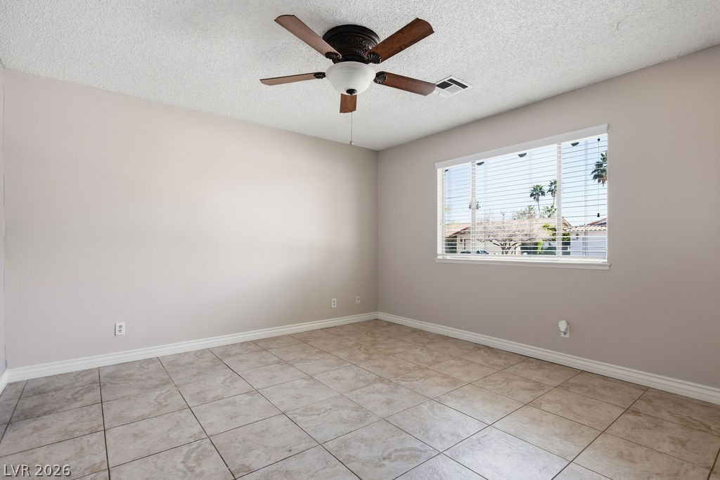 4561 Paseo El Rio Drive Las Vegas, NV 89121 - Photo 6 of 35